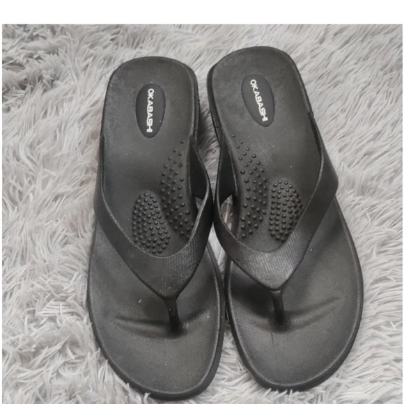 Okabashi black flip flops size M/L  like new condition condition. - Picture 1 of 5